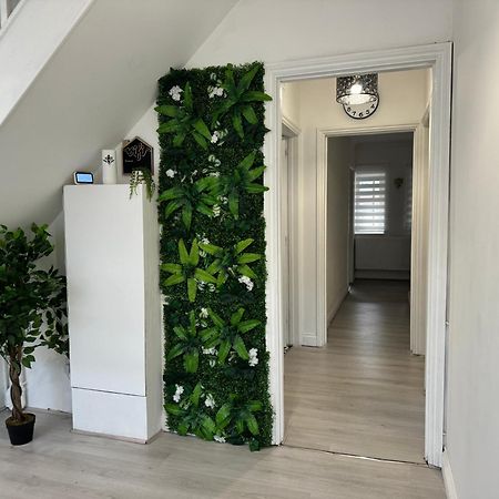 Вилла 5Br House, Free Parking Offa12, Contractor, Big Families, Relocation Редбридж Экстерьер фото
