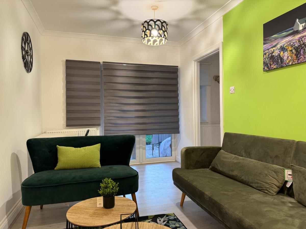 Вилла 5Br House, Free Parking Offa12, Contractor, Big Families, Relocation Редбридж Экстерьер фото