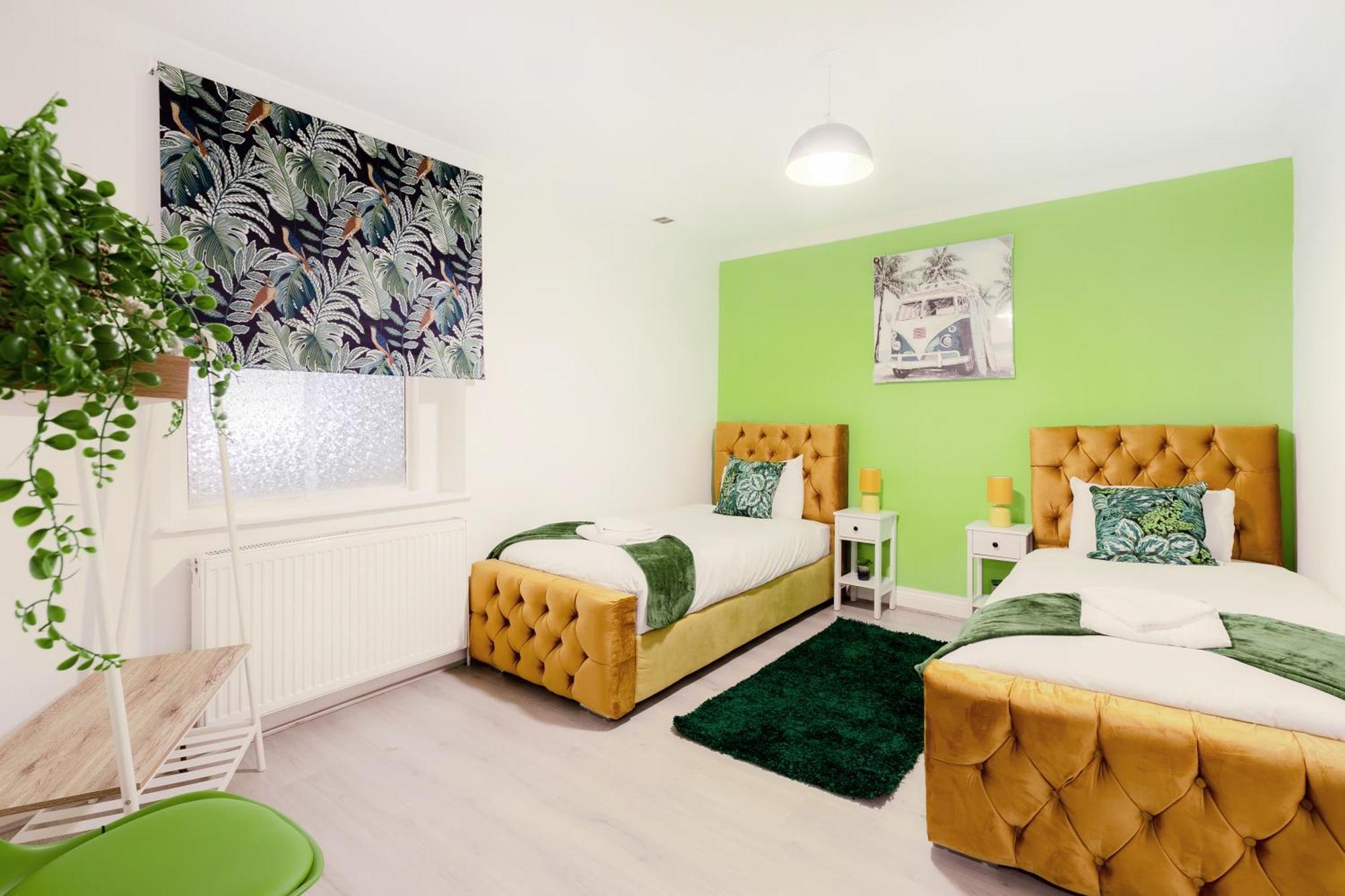 Вилла 5Br House, Free Parking Offa12, Contractor, Big Families, Relocation Редбридж Экстерьер фото