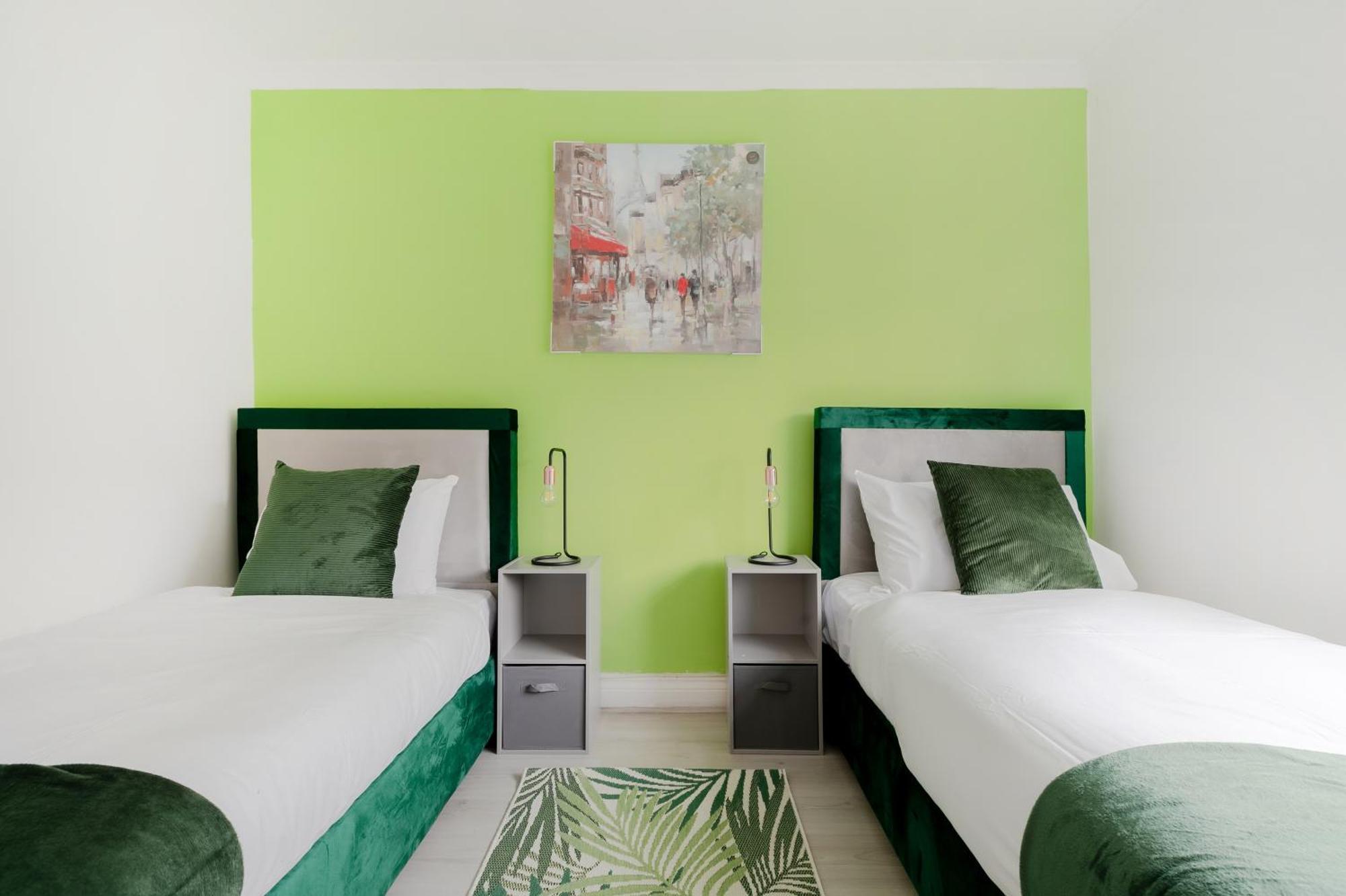 Вилла 5Br House, Free Parking Offa12, Contractor, Big Families, Relocation Редбридж Экстерьер фото