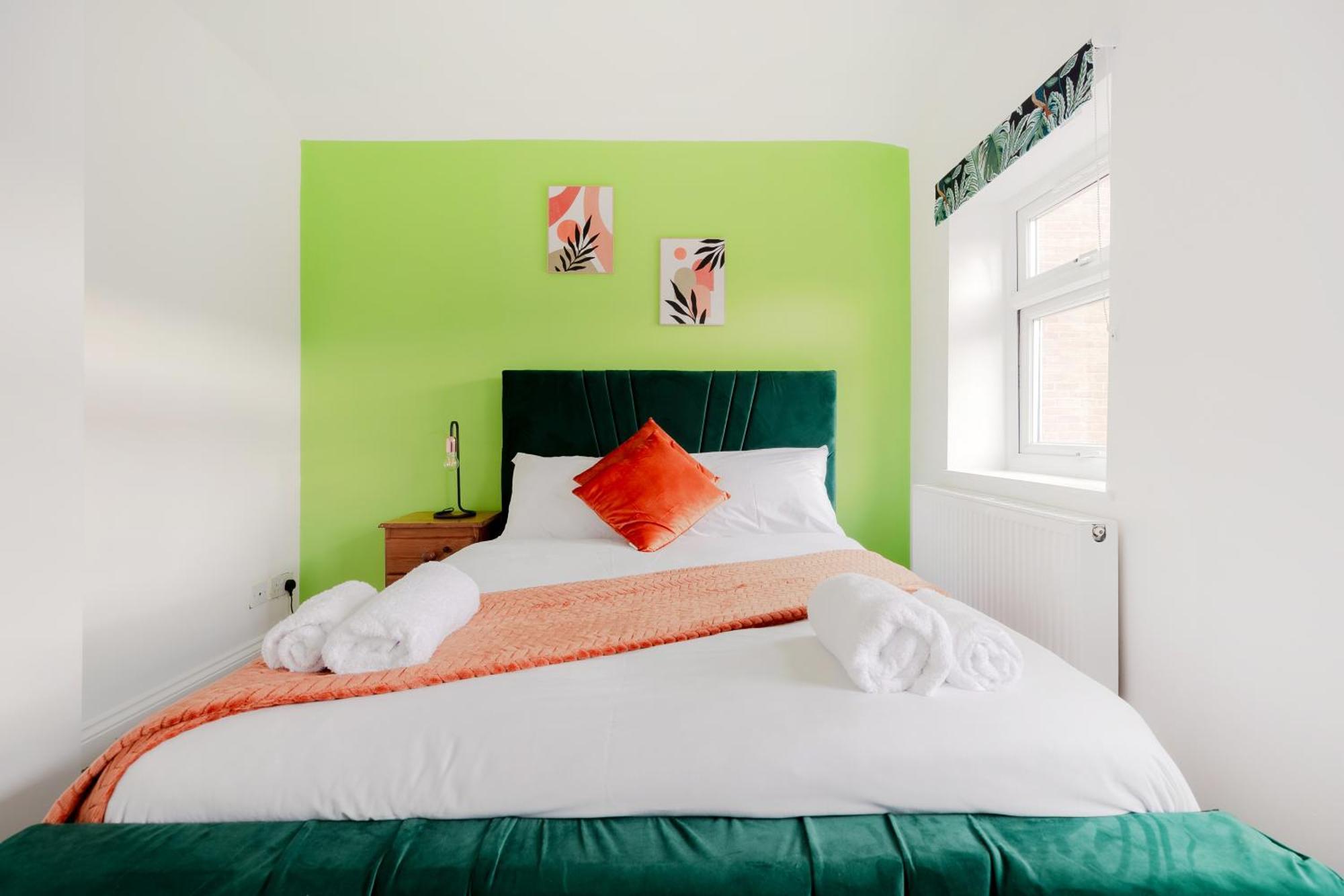 Вилла 5Br House, Free Parking Offa12, Contractor, Big Families, Relocation Редбридж Экстерьер фото