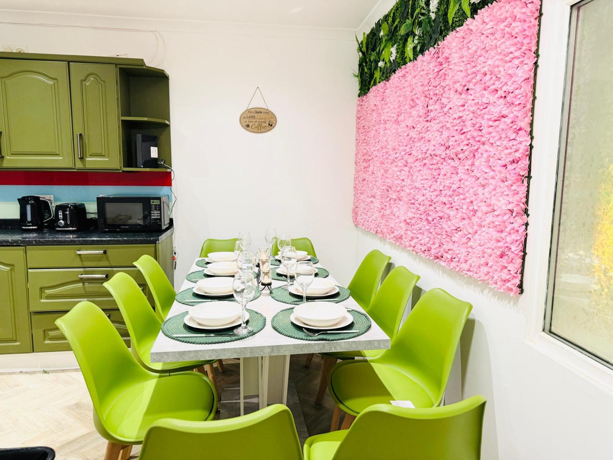 Вилла 5Br House, Free Parking Offa12, Contractor, Big Families, Relocation Редбридж Экстерьер фото