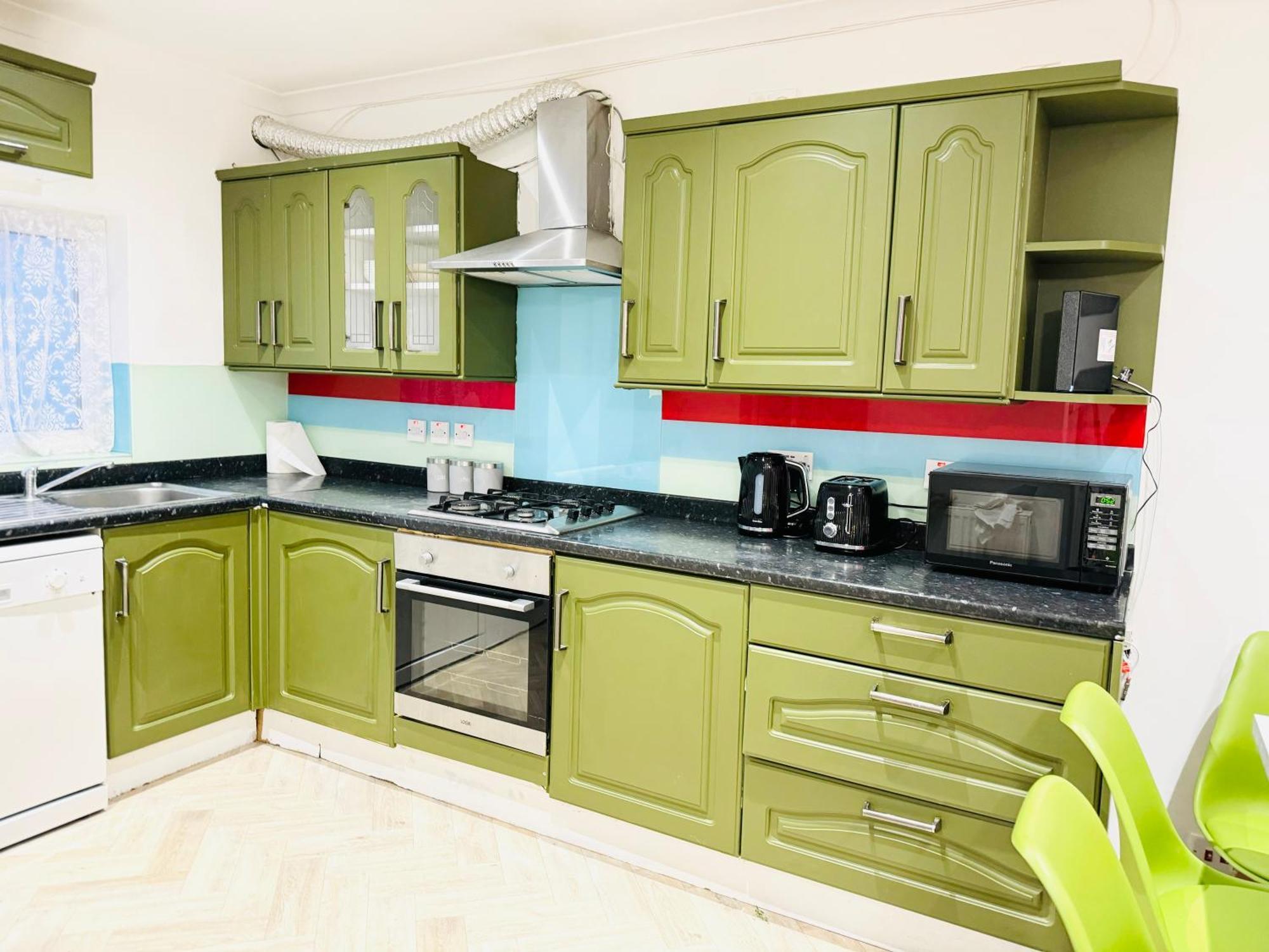 Вилла 5Br House, Free Parking Offa12, Contractor, Big Families, Relocation Редбридж Экстерьер фото