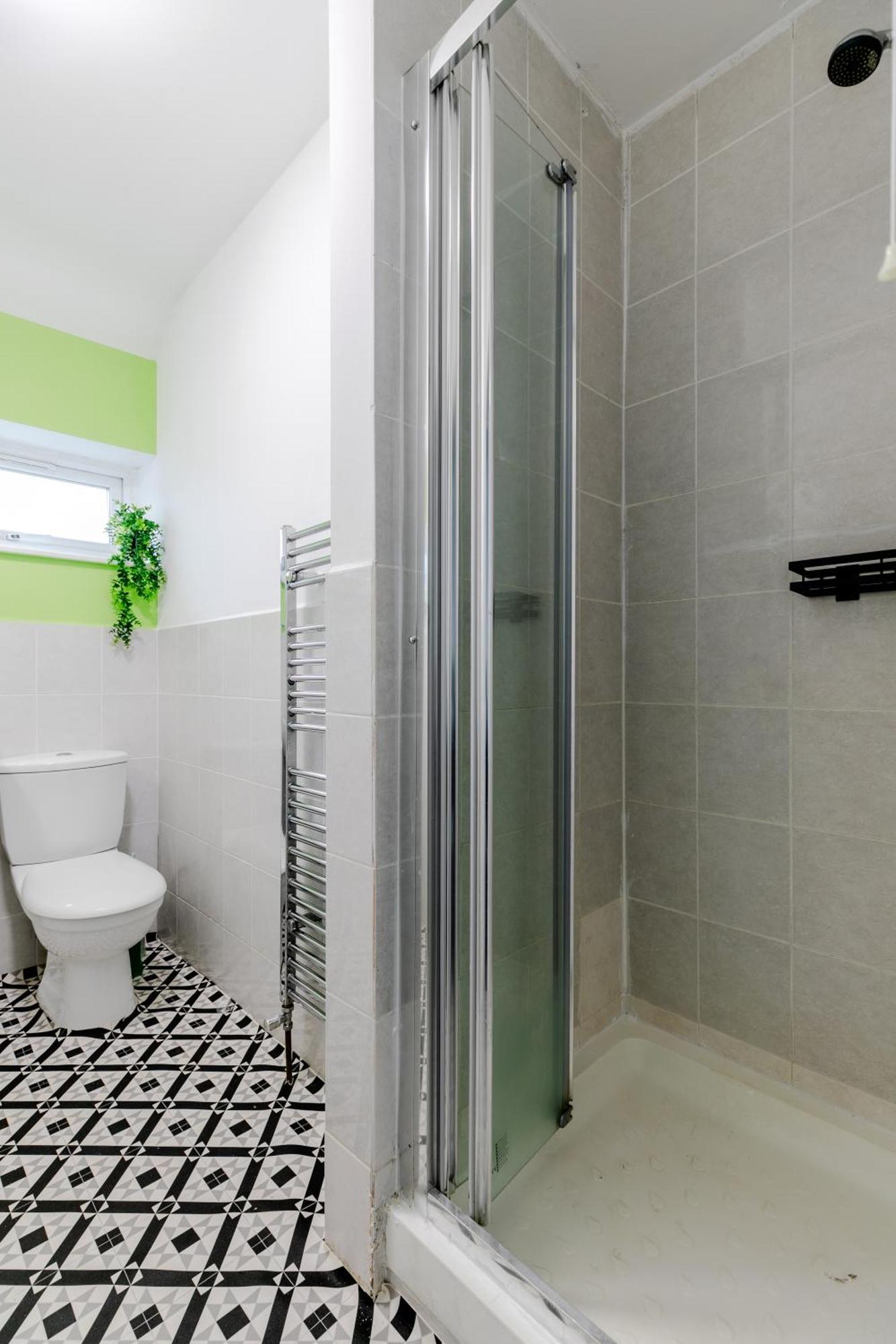 Вилла 5Br House, Free Parking Offa12, Contractor, Big Families, Relocation Редбридж Экстерьер фото
