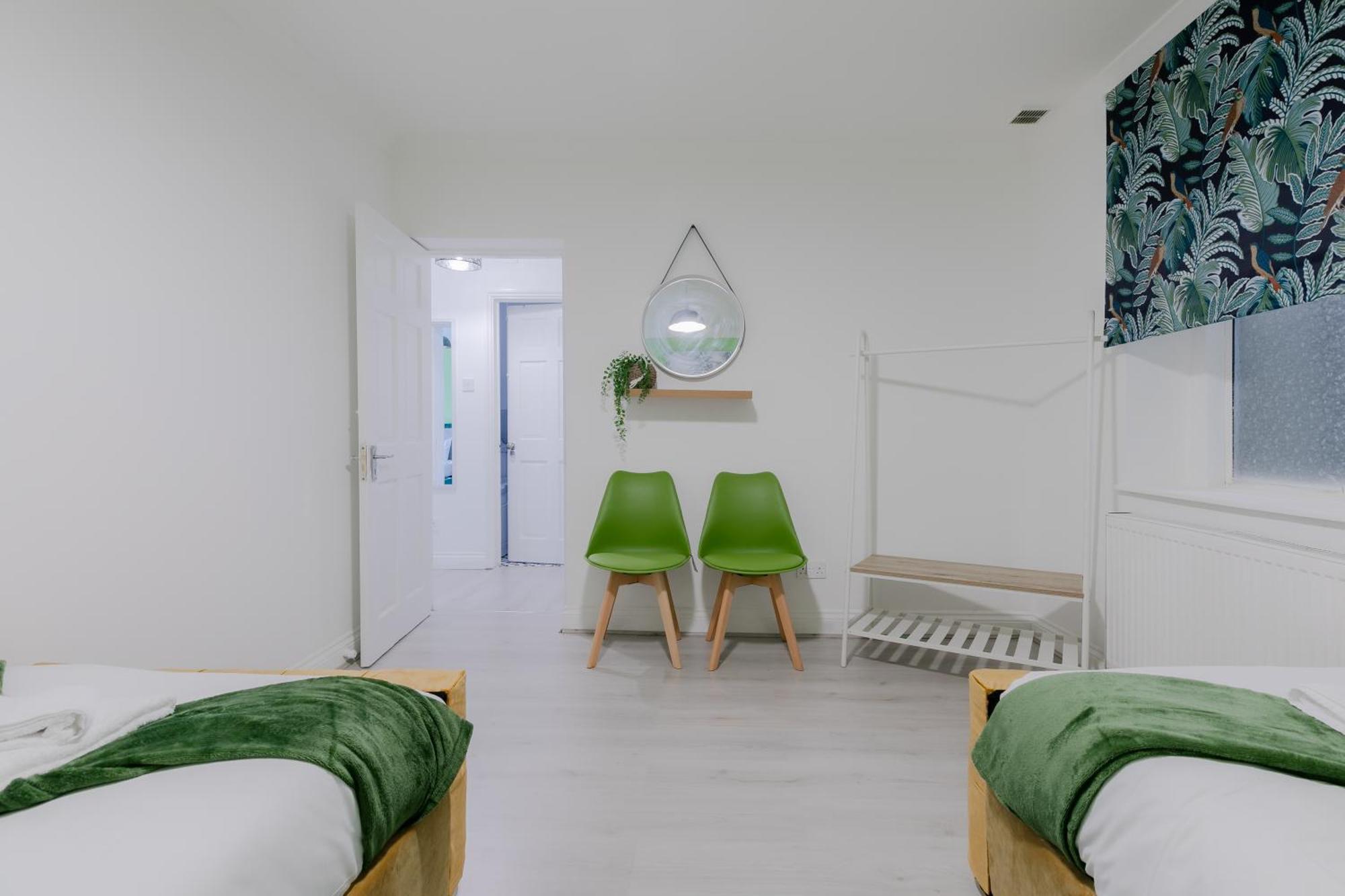 Вилла 5Br House, Free Parking Offa12, Contractor, Big Families, Relocation Редбридж Экстерьер фото