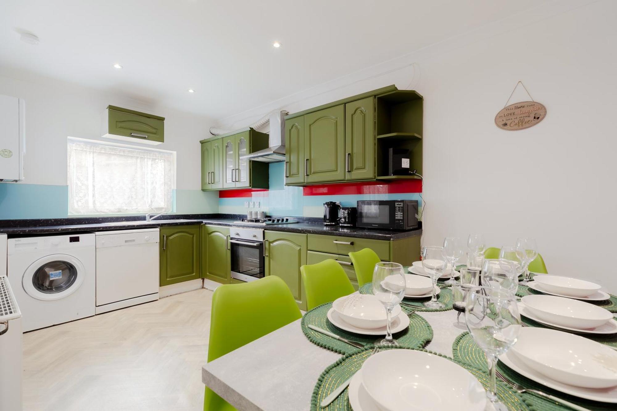 Вилла 5Br House, Free Parking Offa12, Contractor, Big Families, Relocation Редбридж Экстерьер фото