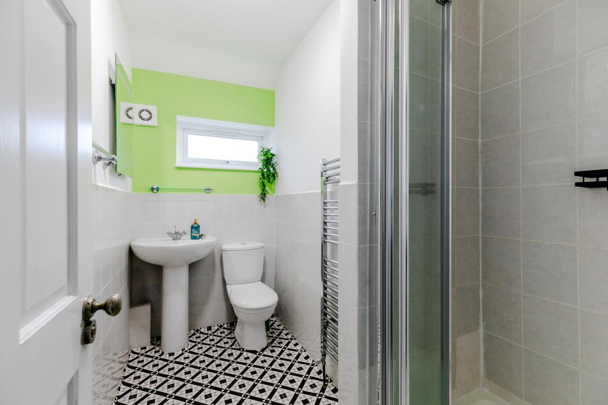 Вилла 5Br House, Free Parking Offa12, Contractor, Big Families, Relocation Редбридж Экстерьер фото
