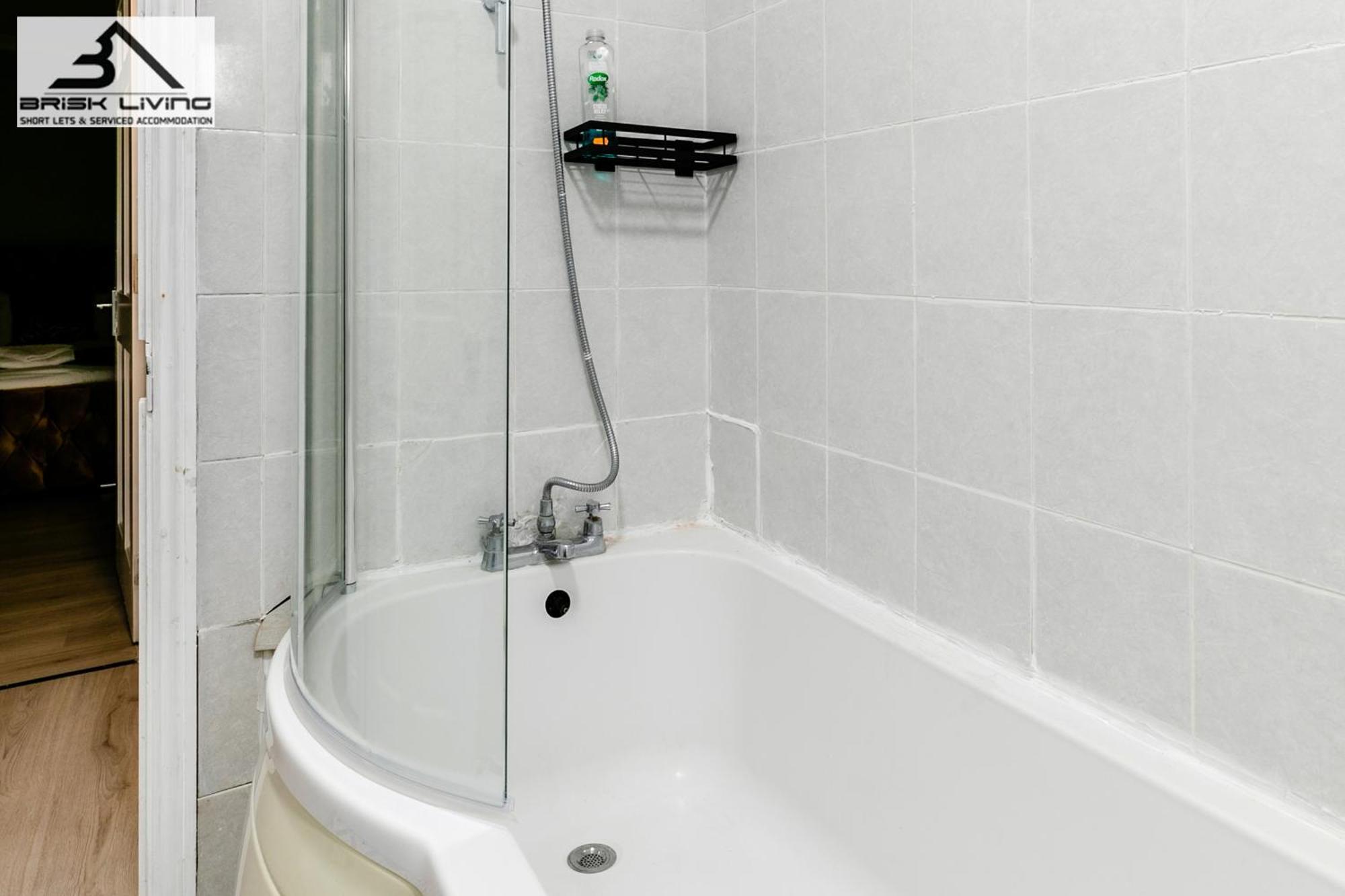Вилла 5Br House, Free Parking Offa12, Contractor, Big Families, Relocation Редбридж Экстерьер фото